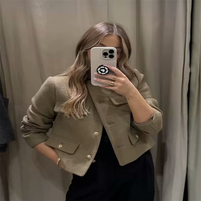 Veste courte classique femme à boutons